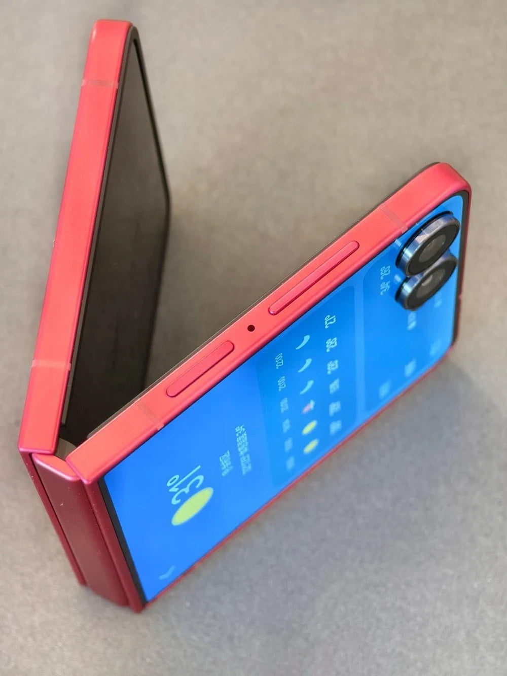 Original for S Amsung for Ga Laxy Z Flip 7 5G Phone With 12GB RAM 256GB/512GB ROM Foldable Design Facial Unlock Support CDMA LTE